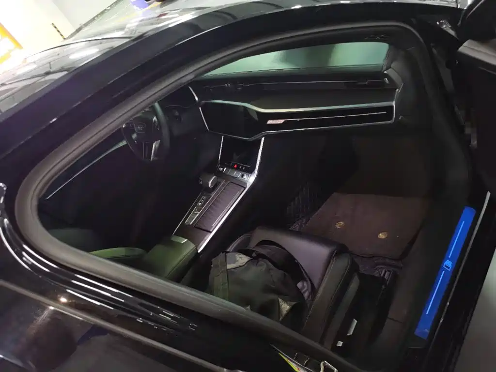 Audi A6L — миниатюра 11