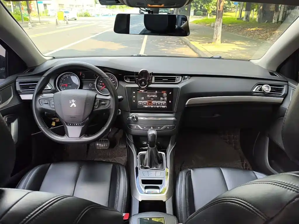 Peugeot 408 — миниатюра 10