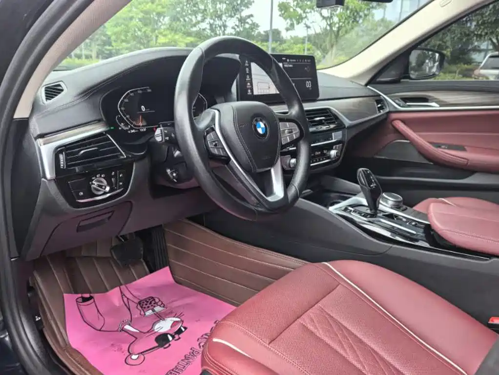 BMW 5 Series — миниатюра 7