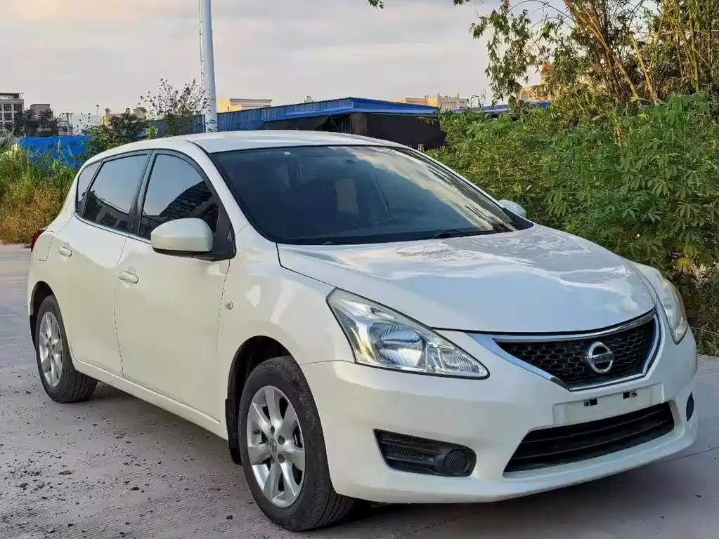 Nissan Tiida — миниатюра 6