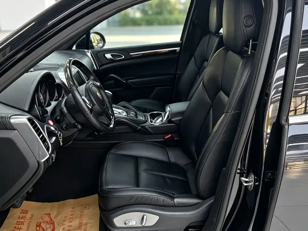 Porsche Cayenne — миниатюра 4