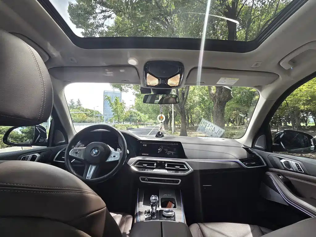 BMW X5 2022 xDrive 30Li Premium M Sport