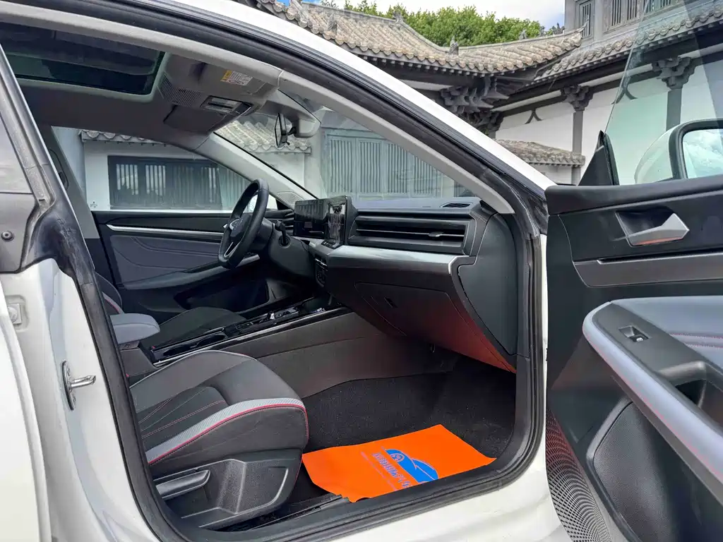 Volkswagen Lamando — миниатюра 10