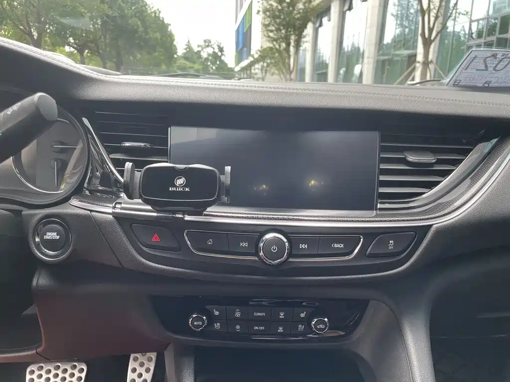 Buick Regal — миниатюра 14