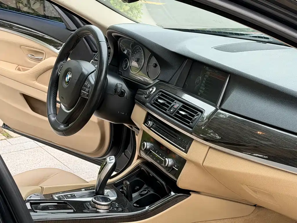 BMW 5 Series 5 2014 525Li Luxury