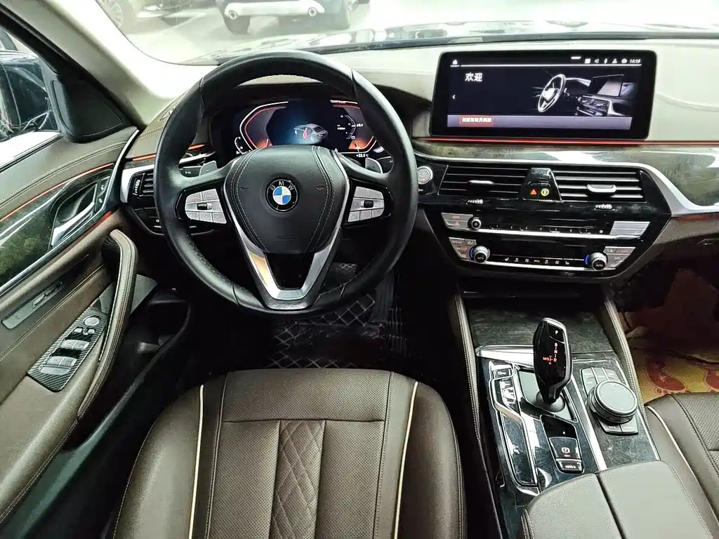 BMW 5 Series — миниатюра 15