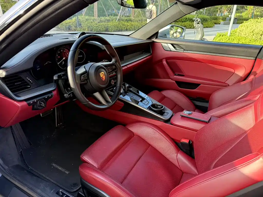 PORSCHE  911