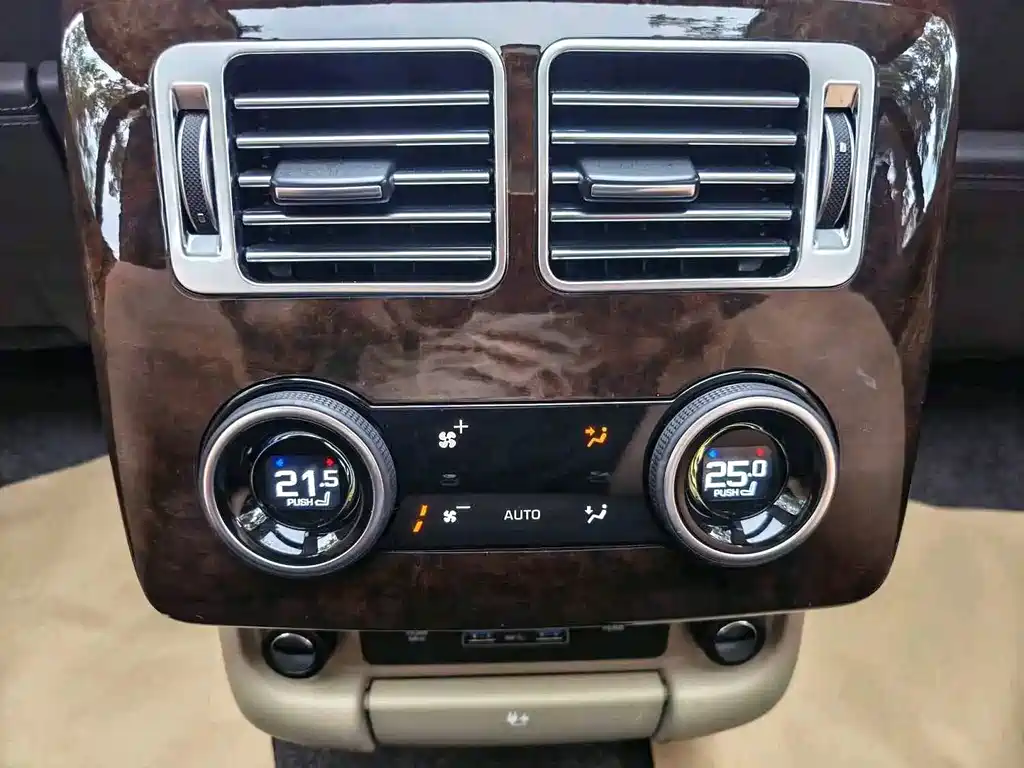Land Rover Range Rover — миниатюра 10