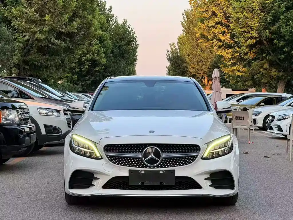 Mercedes-Benz C-Class — миниатюра 2