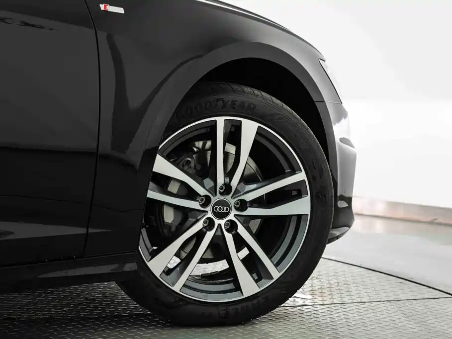 Audi A6L — миниатюра 6