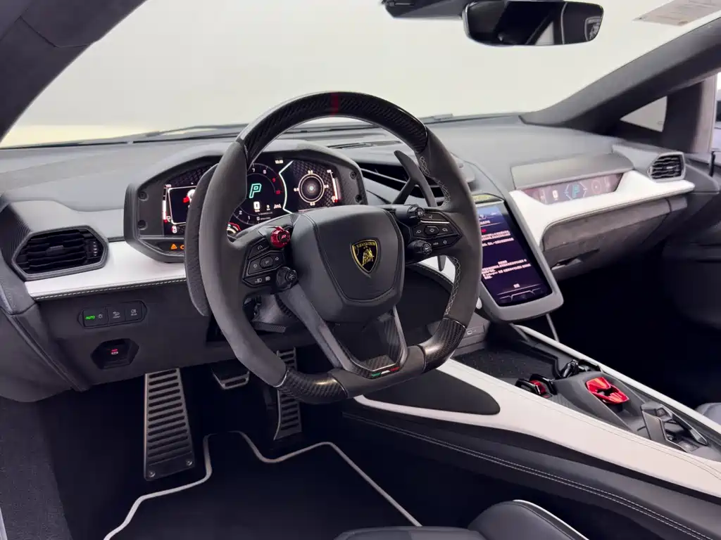 Lamborghini Revuelto — миниатюра 25