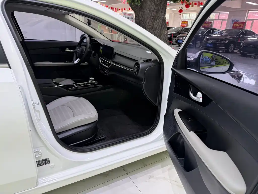 Kia K3 — миниатюра 24