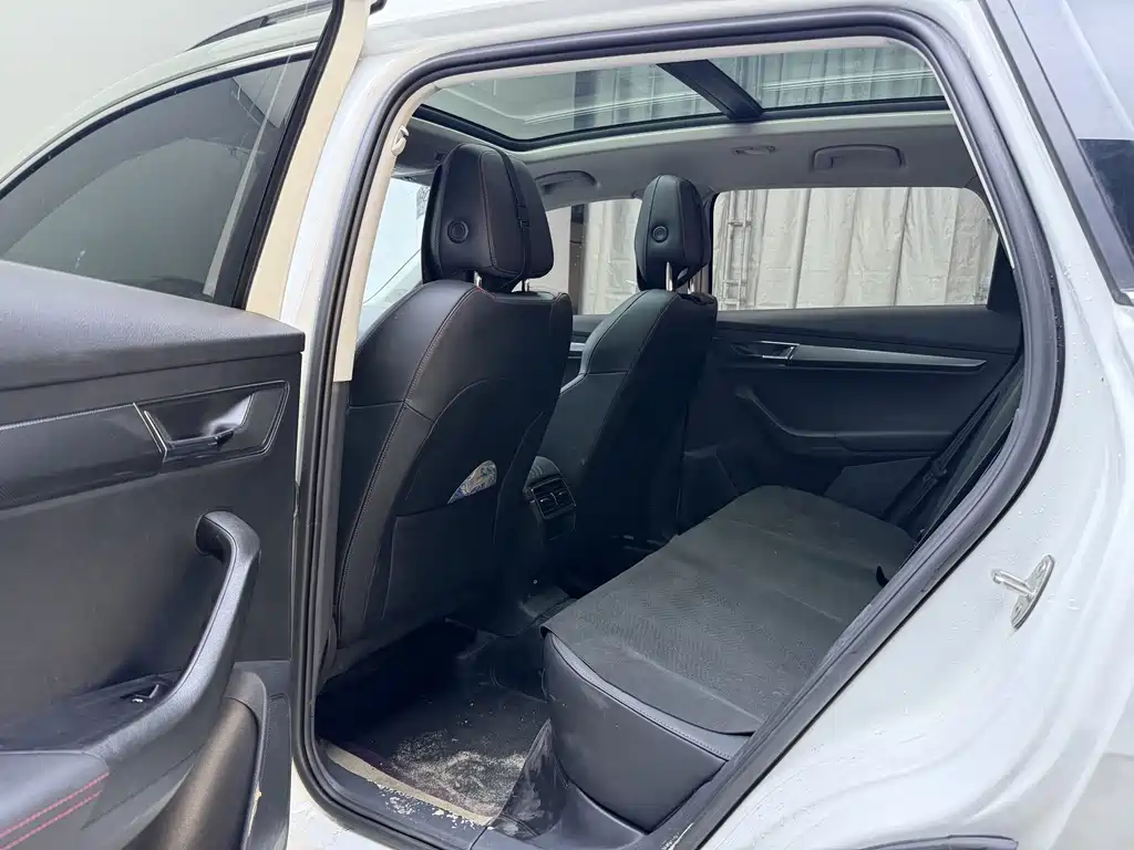 Skoda Karoq 2023 TSI280