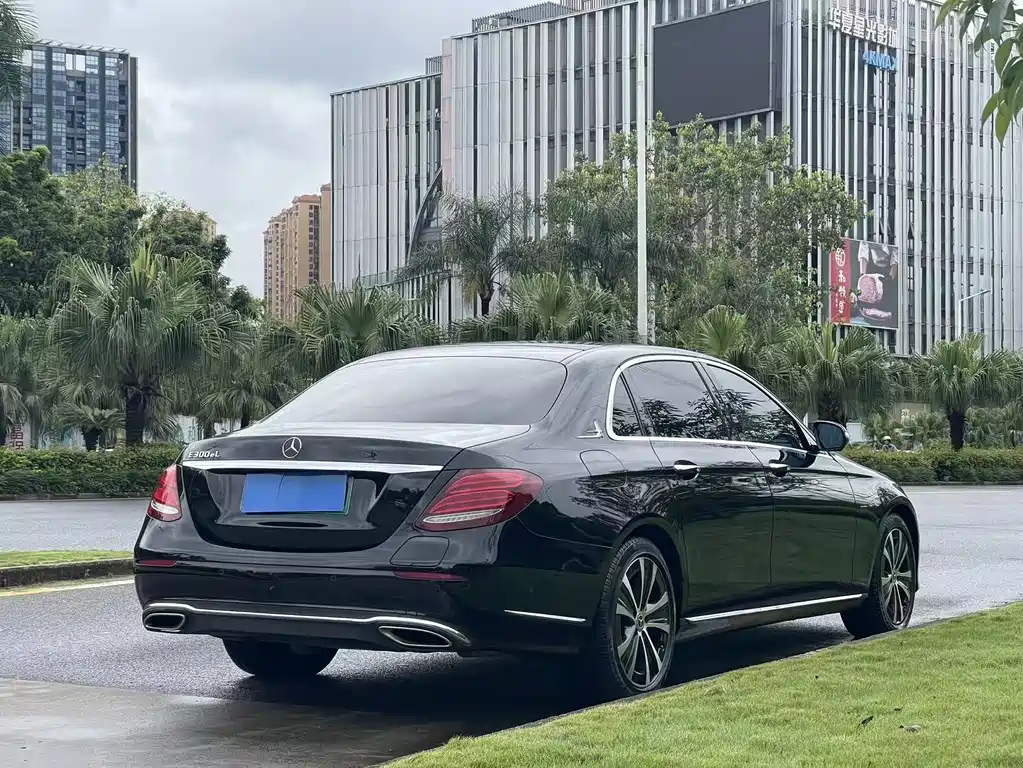 Mercedes-Benz E-Class New Energy — миниатюра 6