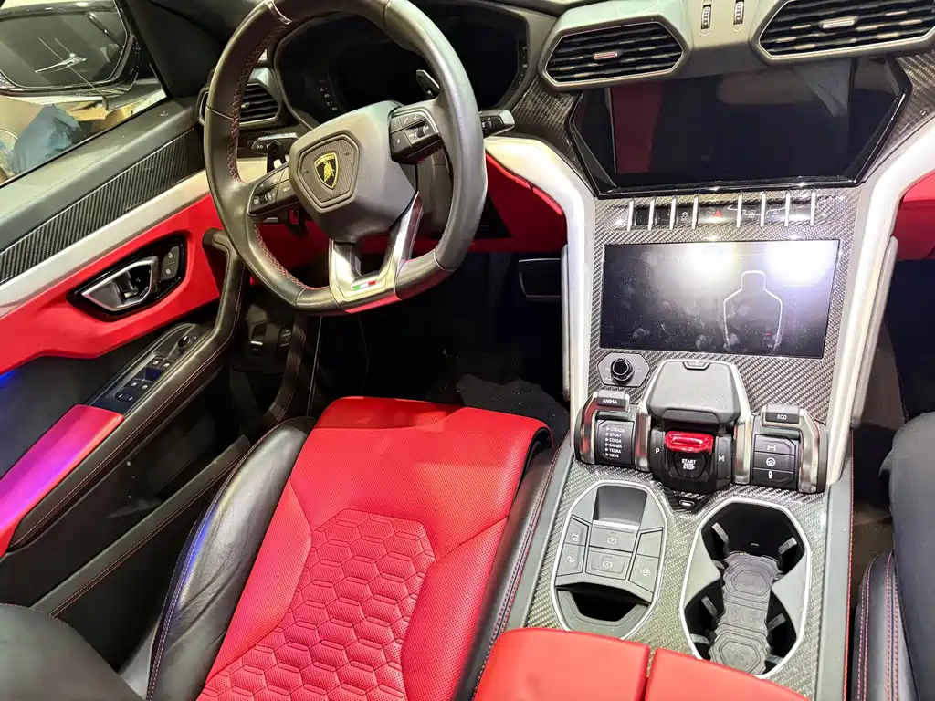 Lamborghini Urus — миниатюра 7