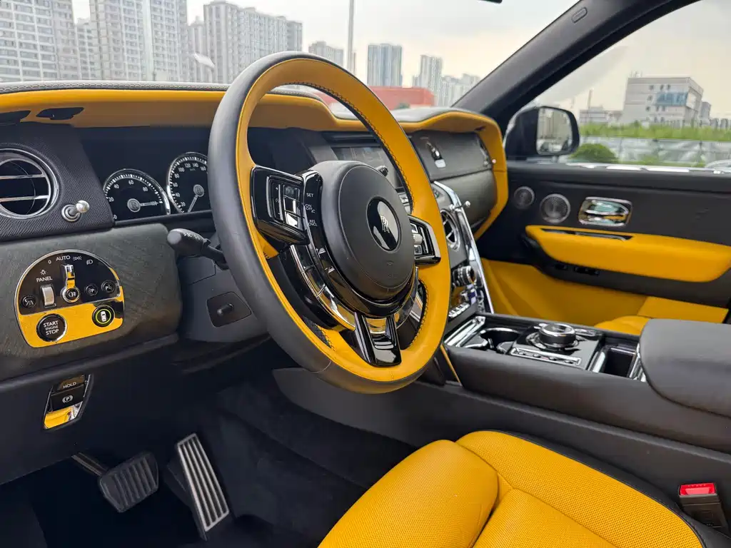 Rolls-Royce Cullinan — миниатюра 13