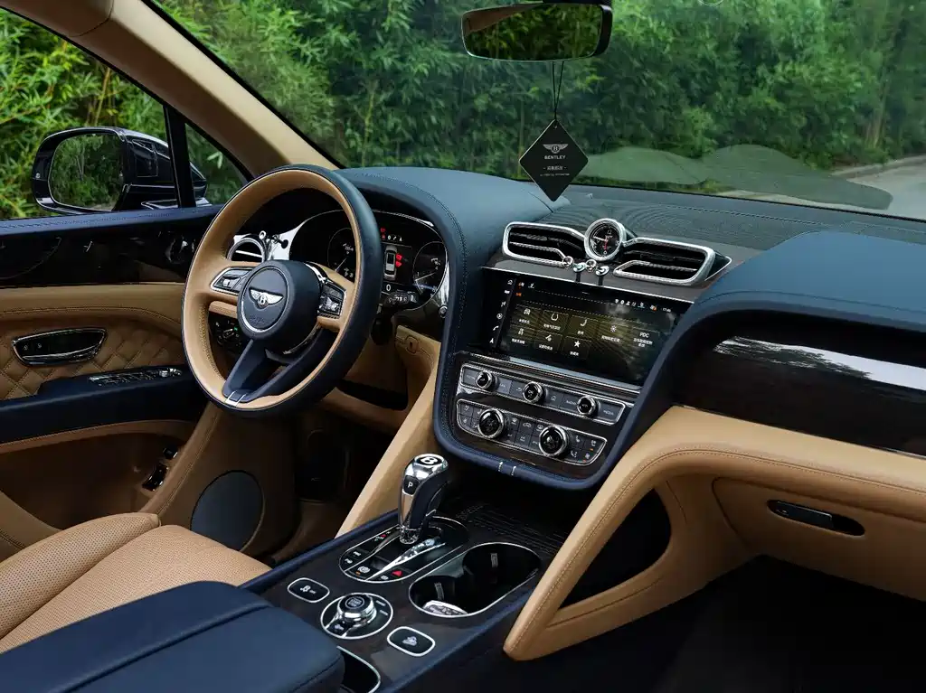 Bentley Bentayga — миниатюра 13