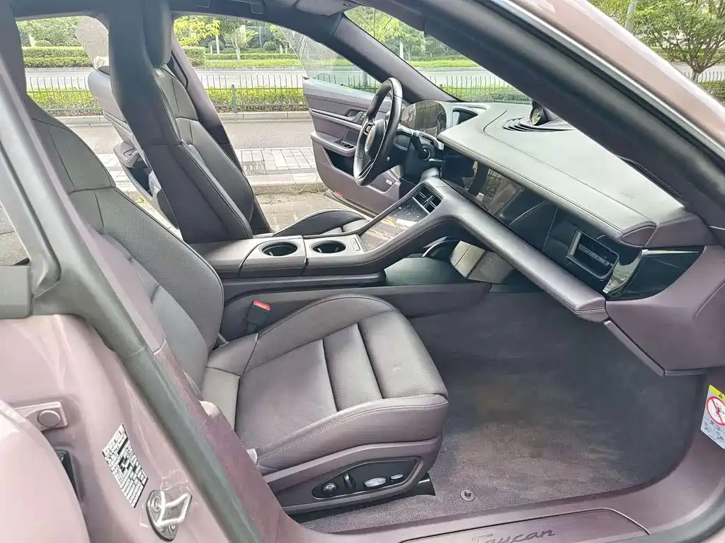 Porsche Taycan — миниатюра 8