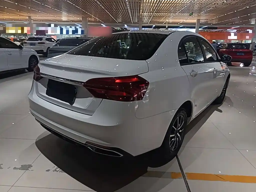 Geely Emgrand — миниатюра 7