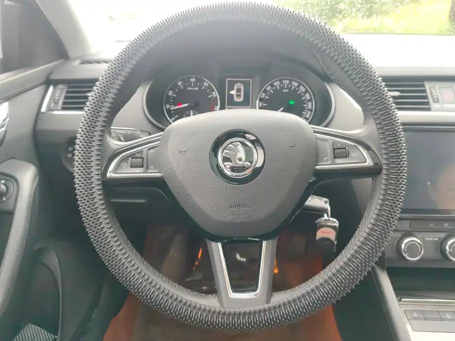 Skoda Octavia — миниатюра 15