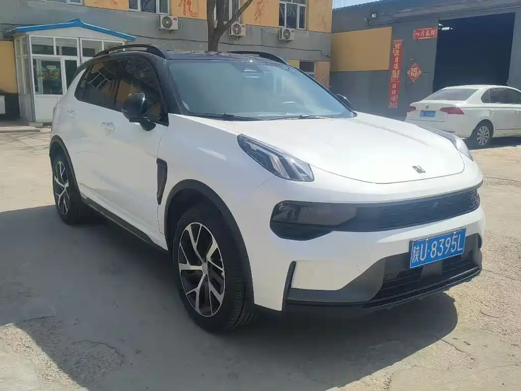 Купить Lynk & Co 01
