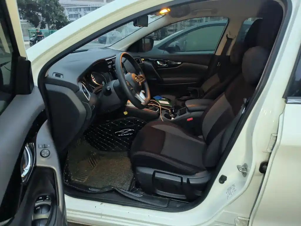 Nissan Qashqai — миниатюра 12