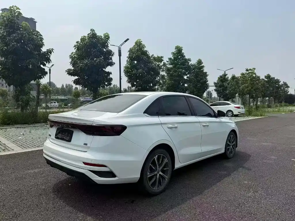 Geely Emgrand — миниатюра 6