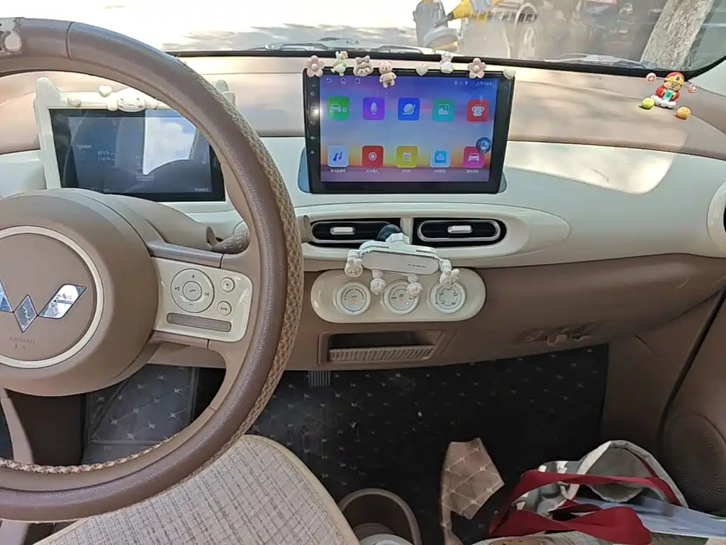 Wuling MINIEV — миниатюра 13