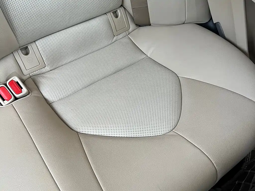 Toyota Camry — миниатюра 22