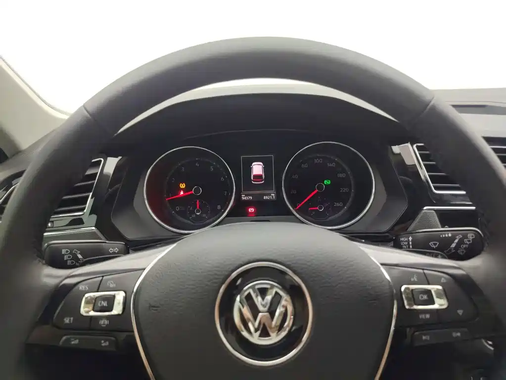 Volkswagen Tiguan L — миниатюра 11
