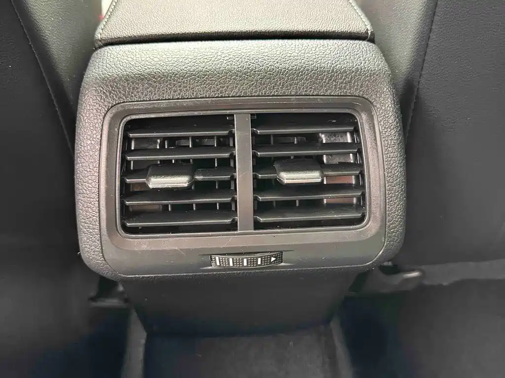 Volkswagen Golf — миниатюра 14