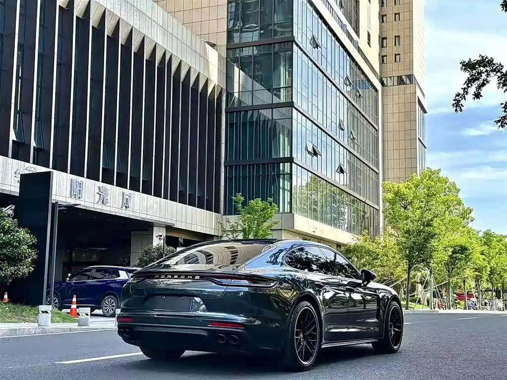 Porsche Panamera — миниатюра 13