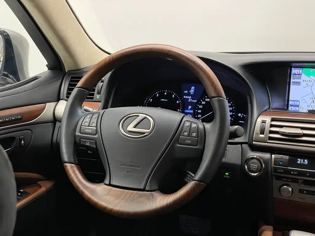 Lexus LS — миниатюра 9