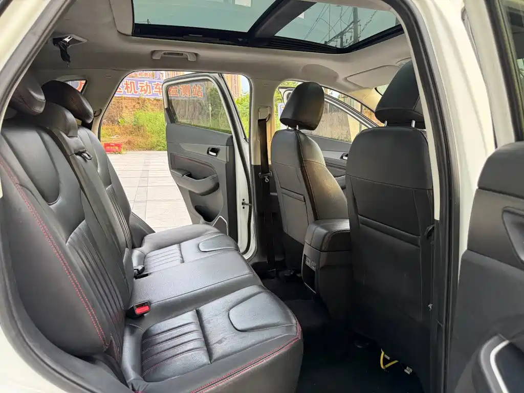 BAIC EX5 — миниатюра 11