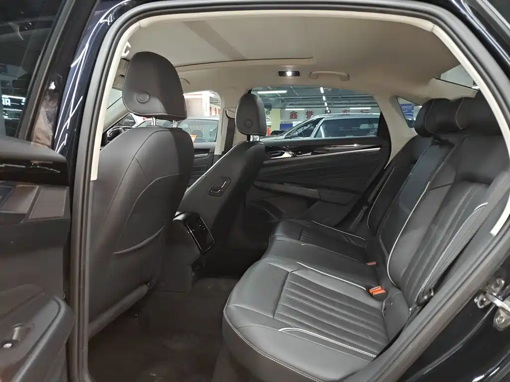 Volkswagen Passat — миниатюра 17