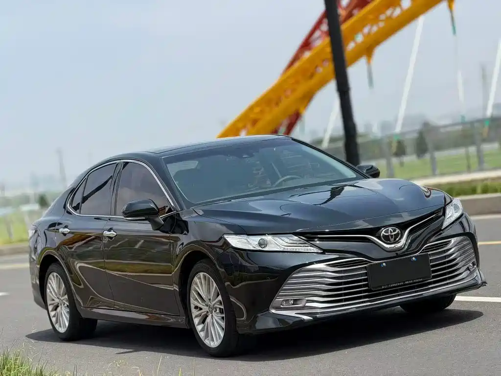 Toyota Camry — миниатюра 3