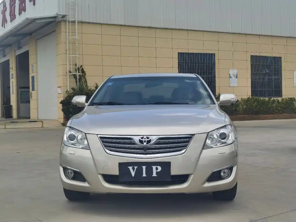 Toyota Camry — миниатюра 2