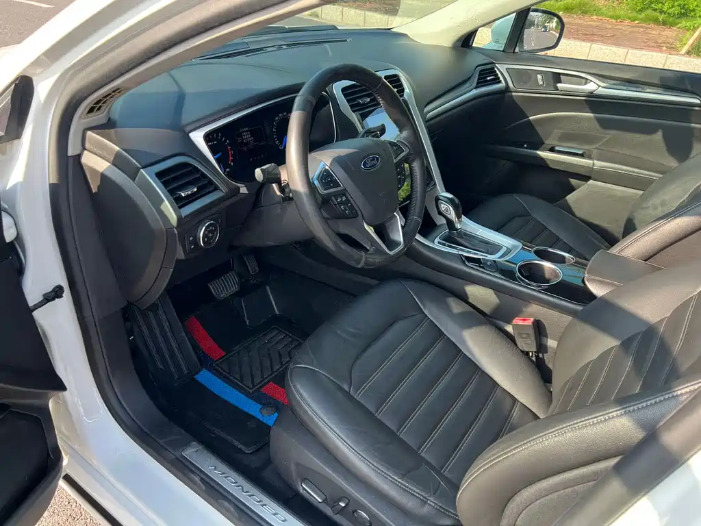 Ford Mondeo — миниатюра 8