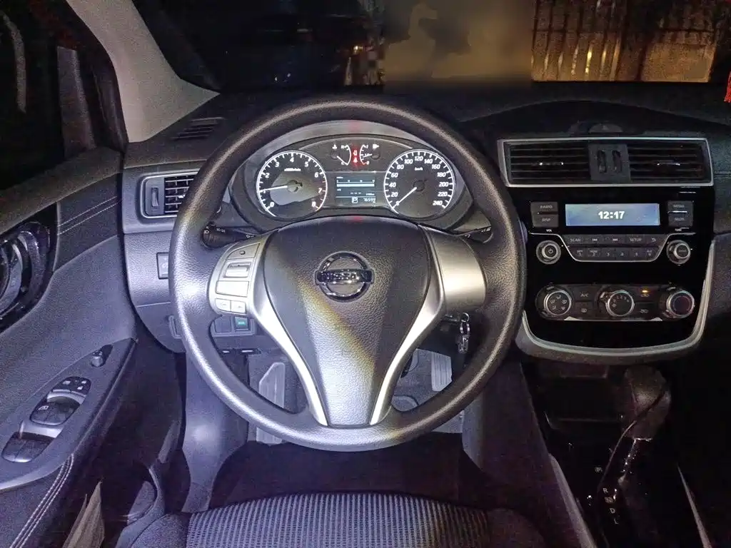 Nissan Tiida — миниатюра 11
