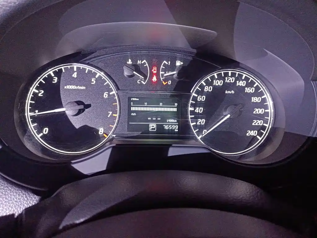 Nissan Tiida — миниатюра 12