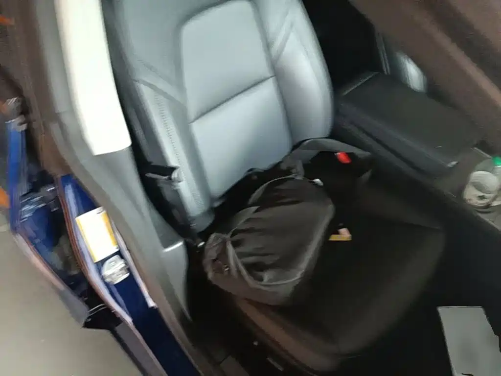 Tesla Model 3 — миниатюра 25