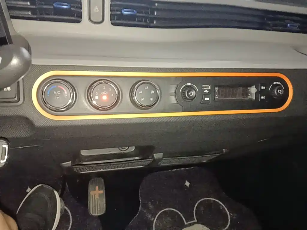 Wuling MINIEV — миниатюра 13