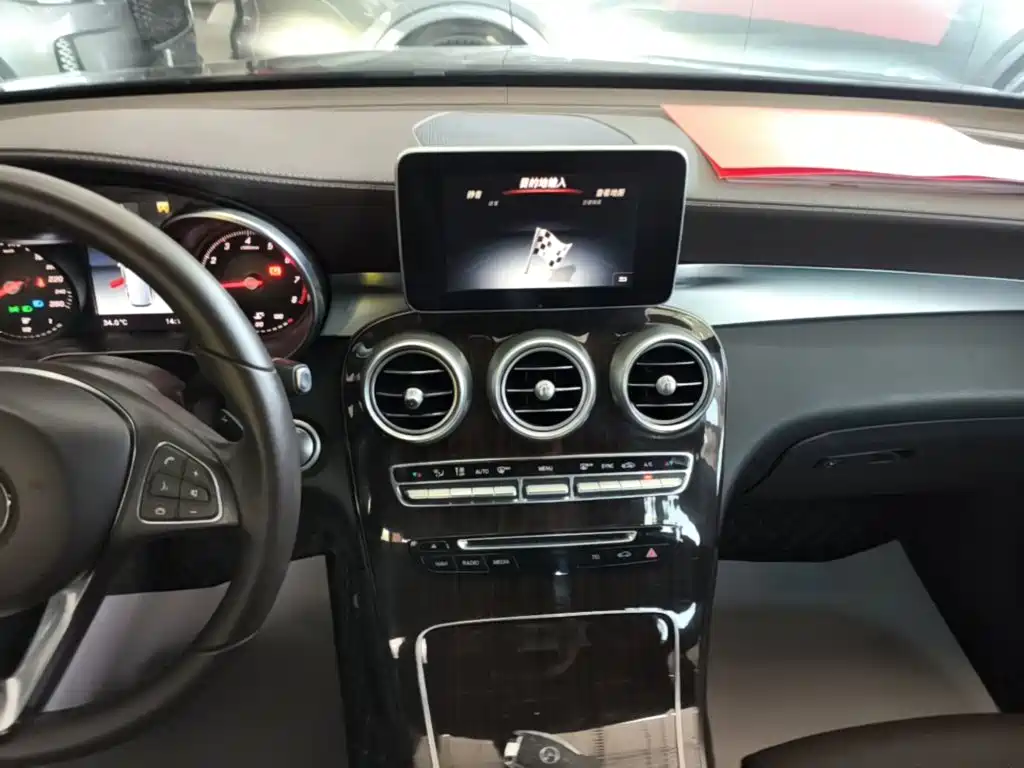 Mercedes-Benz GLC — миниатюра 13