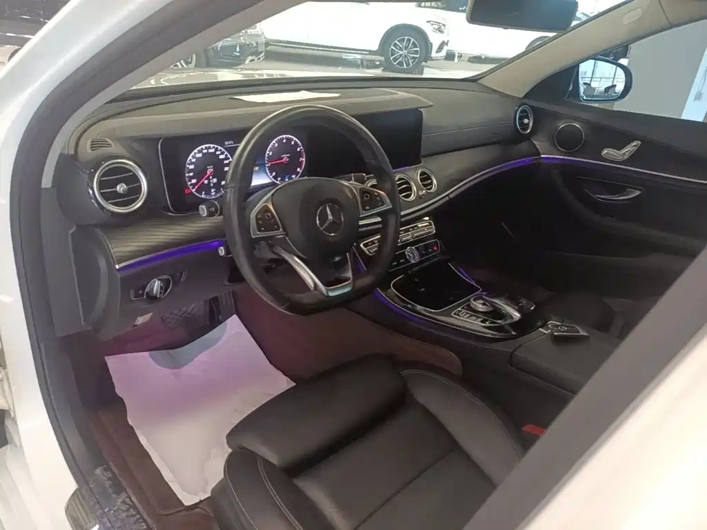 Mercedes-Benz E-Class — миниатюра 16