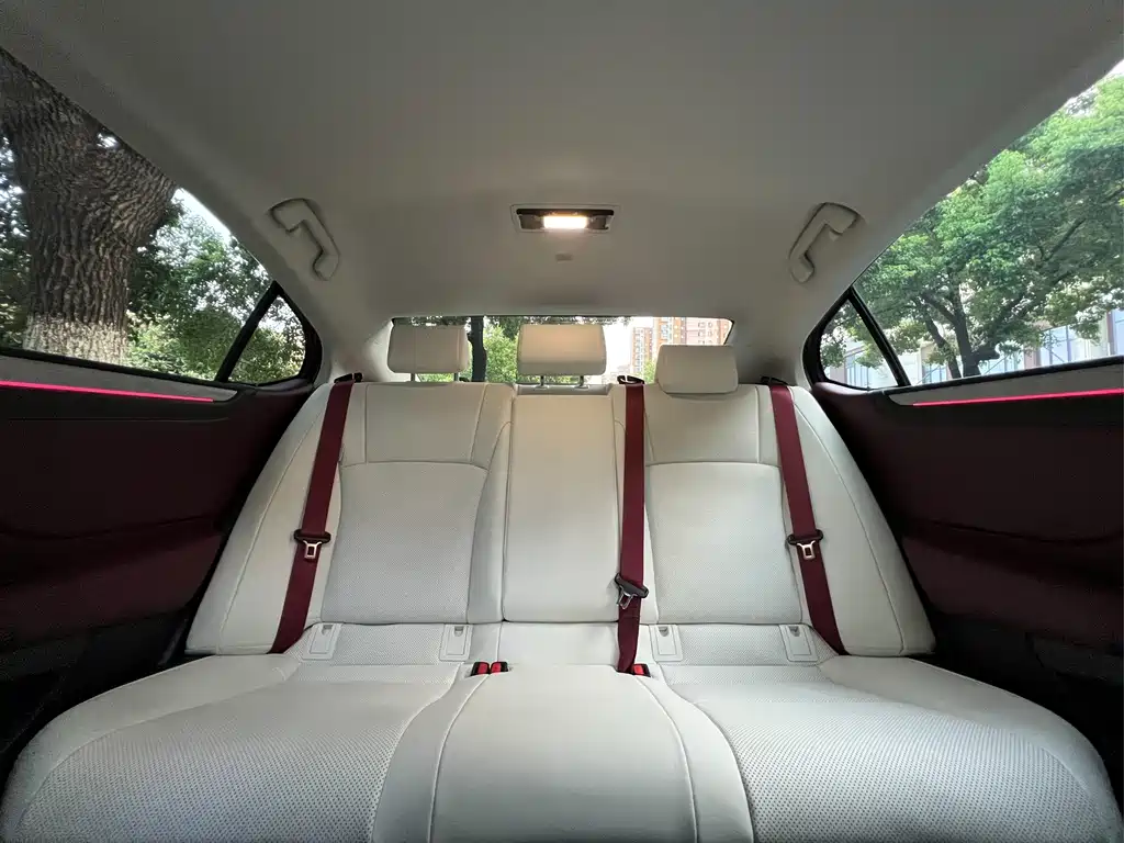 Lexus ES — миниатюра 13