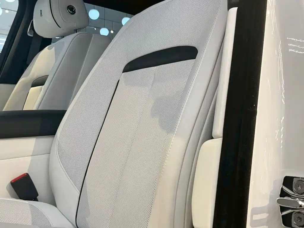 Rolls-Royce Cullinan — миниатюра 8