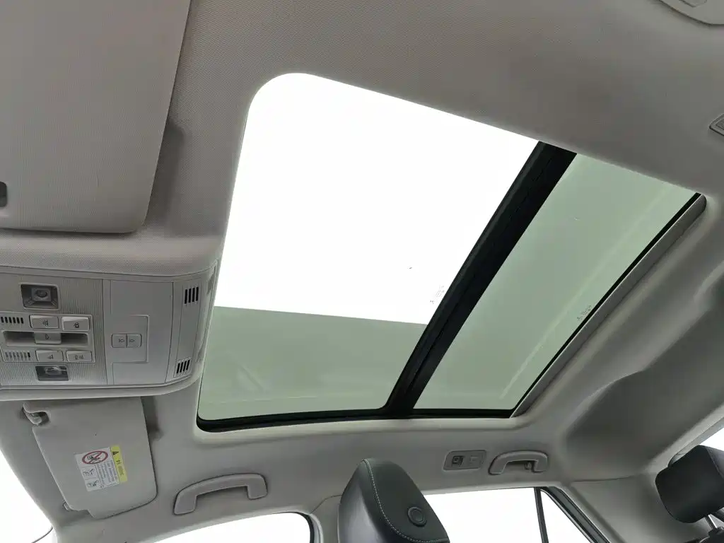 Volkswagen T-Roc — миниатюра 14