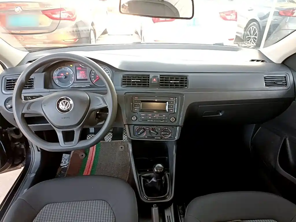 Volkswagen Santana — миниатюра 10
