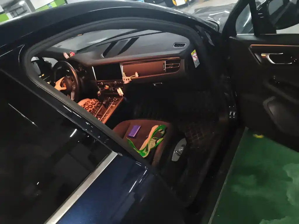 Porsche Macan — миниатюра 19