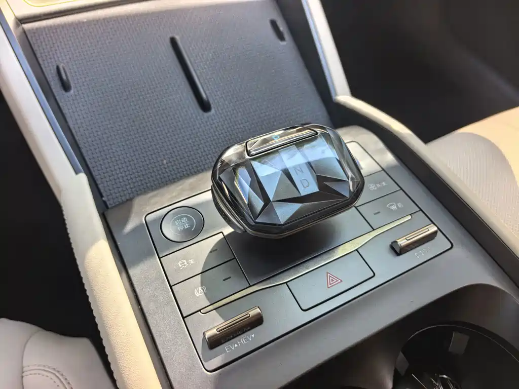 BYD Qin L — миниатюра 10